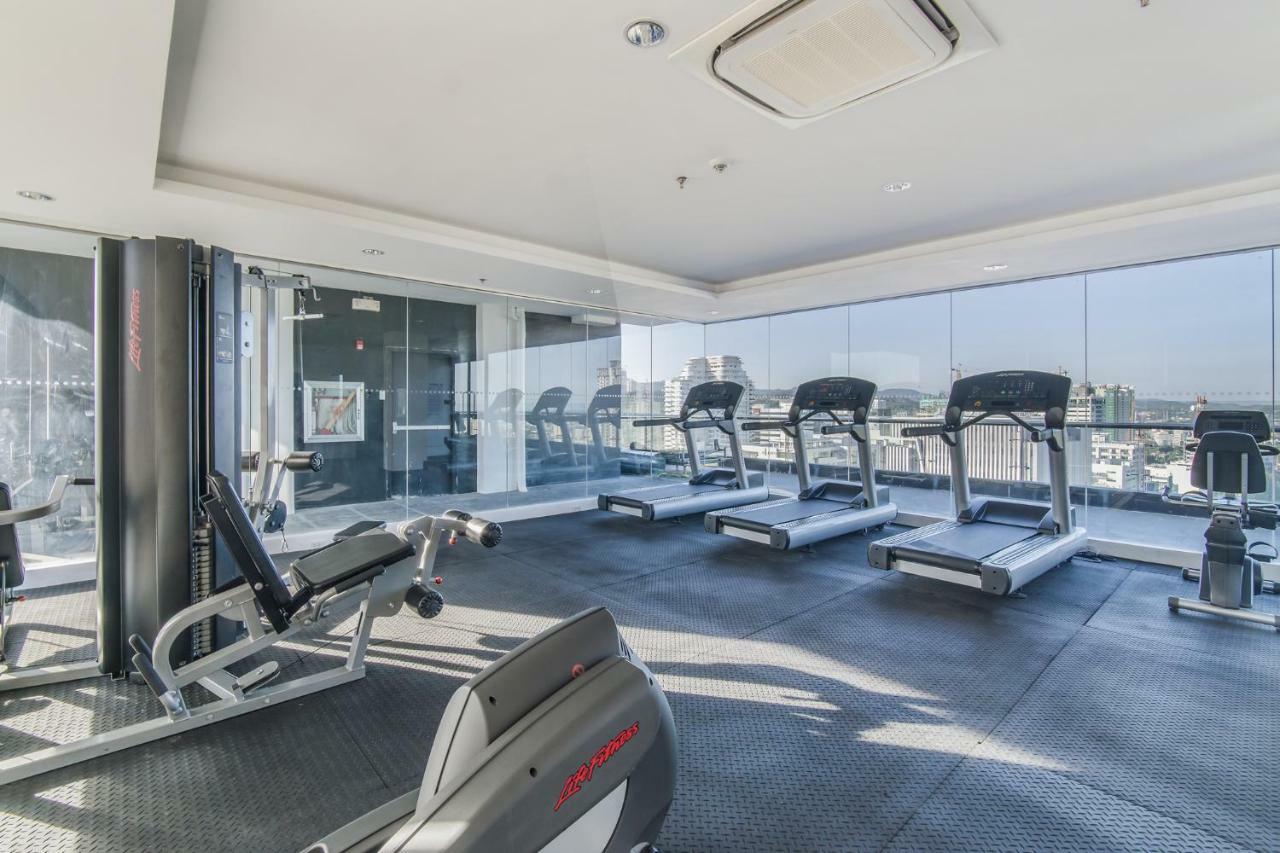 Free Netflix Condo Near It Park With 32-Inch Samsung Hdtv Cebu Buitenkant foto